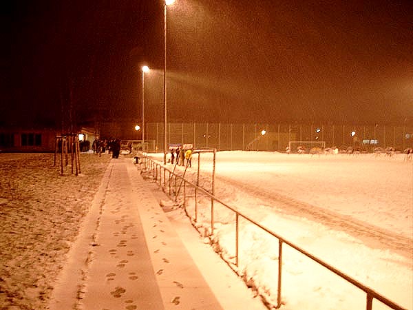 Sportplatz Oschatzer Ring - Berlin-Hellersdorf