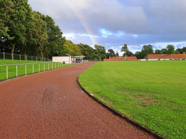 Sportanlage an der Schule - Osdorf