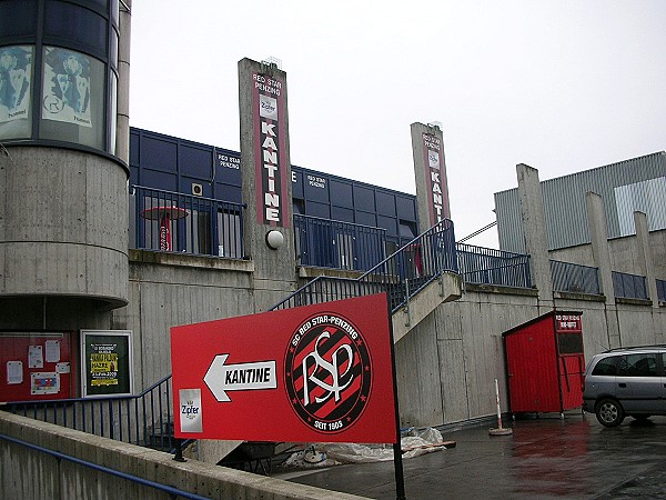 Sportplatz Red Star Auto - Wien