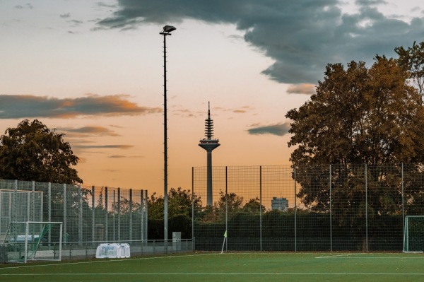 Sportanlage Ginsterweg - Frankfurt/Main-Frankfurter Berg