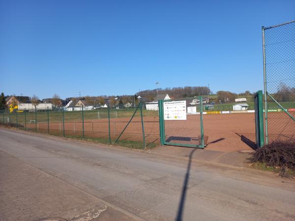 Sportplatz Koblenzer Straße - Hellenhahn-Schellenberg