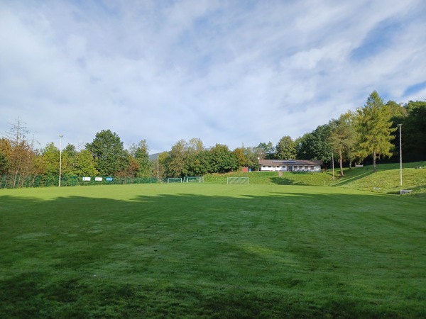 Sportplatz am Waldrand - Löhnberg-Obershausen