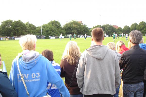 Sportplatz Schmiedeweg - Lehrte-Sievershausen