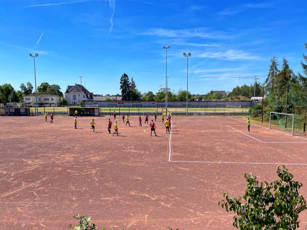 Vulkanstadion Nebenplatz - Kruft