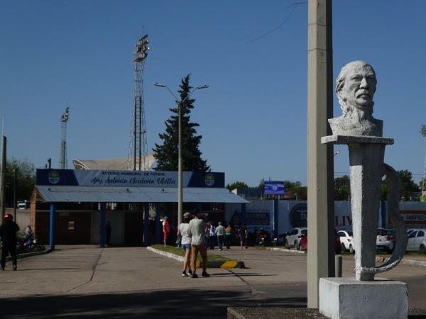 Estadio Arquitecto Antonio Eleuterio Ubilla - Melo