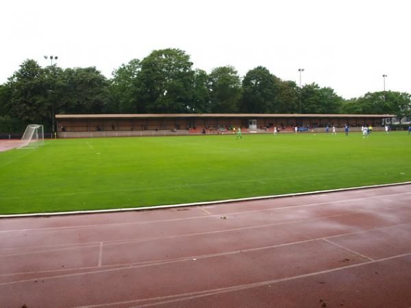 Kleine Kampfbahn im Arena-Sportpark - Düsseldorf-Stockum