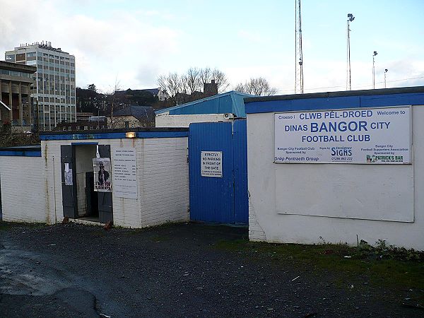 Ffordd Farrar y Stadiwm - Bangor, Gwynedd