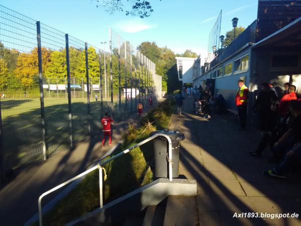 Sportanlage Fürfelder Straße Platz 2 - Stuttgart-Rot