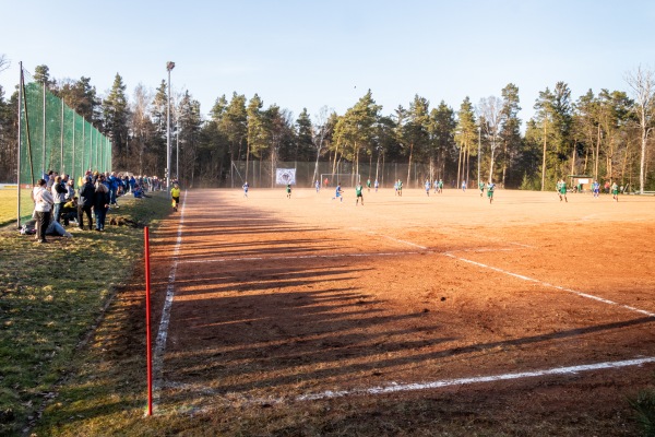 Heidesportplatz 2 - Klingenberg/Sachsen-Höckendorf