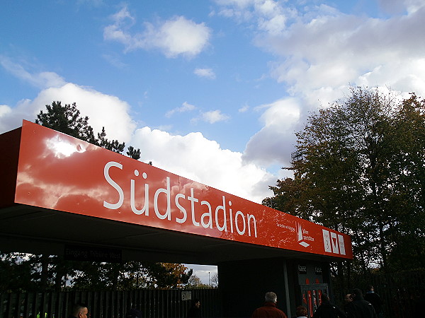 Südstadion im Jean-Löring-Sportpark - Köln-Zollstock