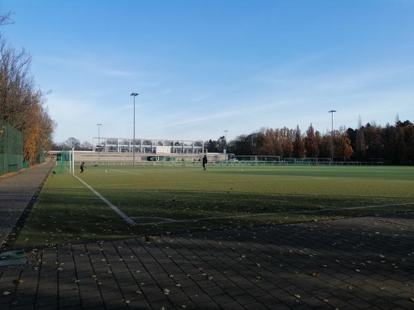 Volksparkstadion Nebenplatz 2 - Berlin-Mariendorf