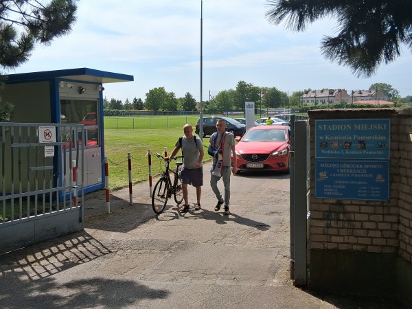 Stadion Miejski w Kamieniu Pomorskim boczne boisko - Kamień Pomorski