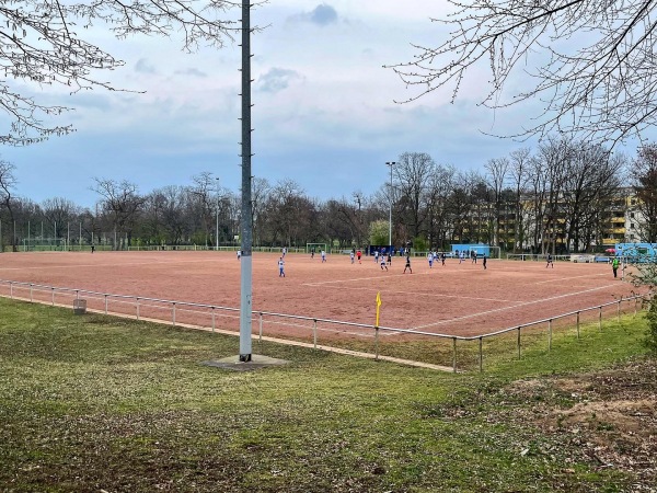 Sportplatz am Vorgebirgspark - Köln-Zollstock