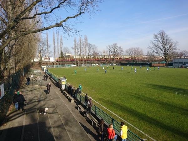 Sportplatz Freiheitsweg - Berlin-Reinickendorf