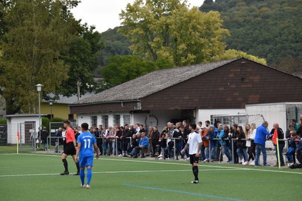 Roquemaure-Stadion Nebenplatz 1 - Ehringshausen