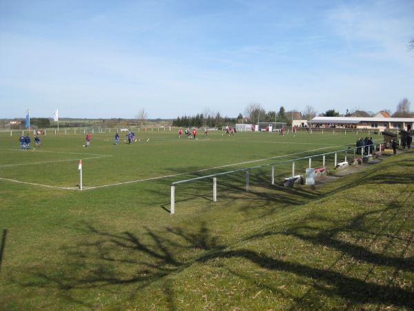 Fußballanlage - Treffpunkt Rot-Weiß - Arneburg