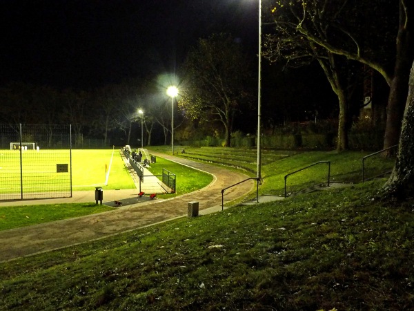 Sportplatz am Volkshaus / Stratmanns Hof - Herne-Röhlinghausen