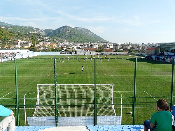 Stadiumi Laçi - Laçi