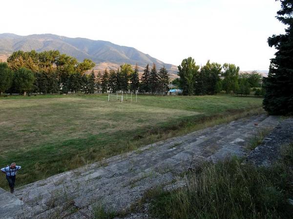 Atskuris Tsentraluri Stadioni - Atskuri