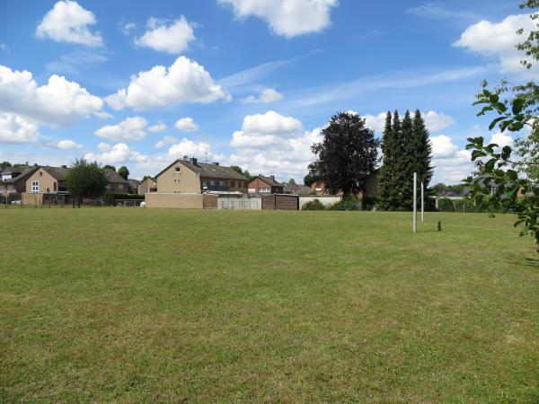 Sportplatz an der Schule - Bedburg-Kirdorf