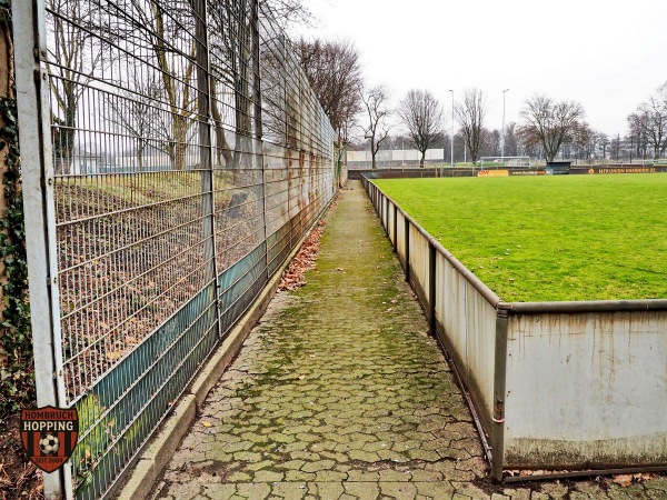 Autoteile Petras Arena Warbruckstraße - Duisburg-Marxloh