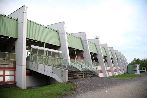 Rudolf-Tonn-Stadion - Schwechat