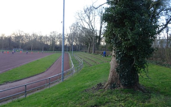 Sportplatz am Volkshaus / Stratmanns Hof - Herne-Röhlinghausen