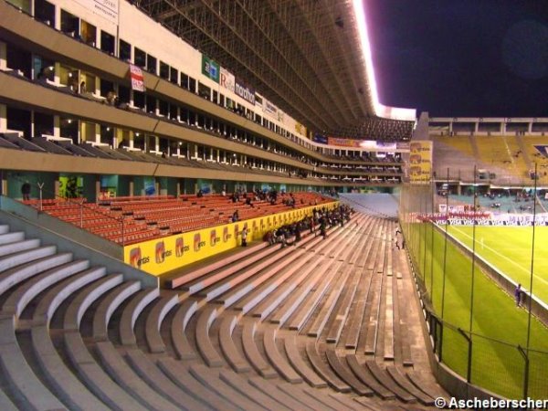 Estadio Rodrigo Paz Delgado - Quito