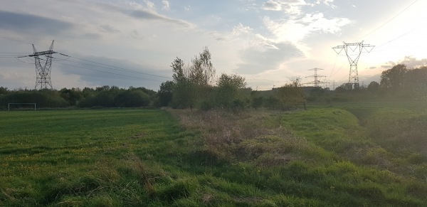 Boisko LZS Radomierzyce - Radomierzyce