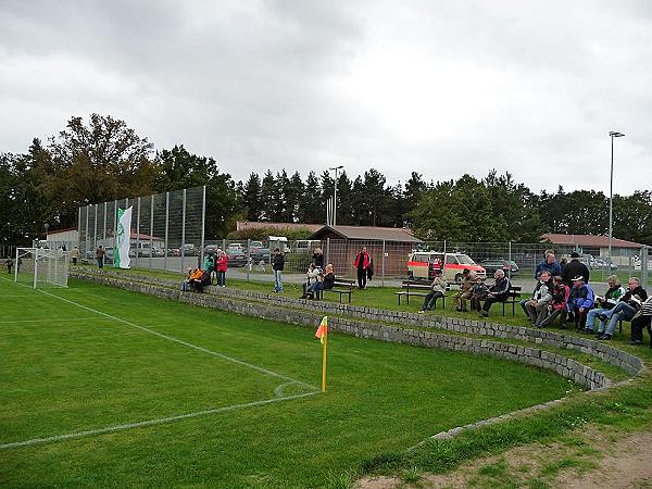 mittlerweile Kunstrasen