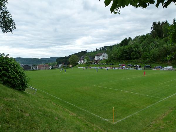 Sportplatz Steinweg - Breidenbach-Wiesenbach