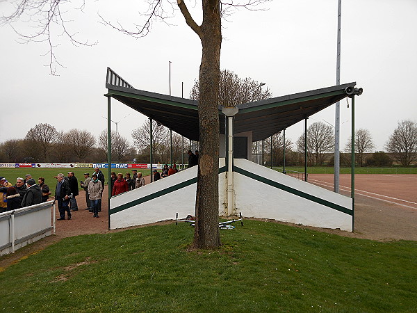 Bertram-Möthrath-Stadion - Düren-Arnoldsweiler