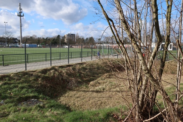 Bezirkssportanlage Am Wald - Düsseldorf-Hassels