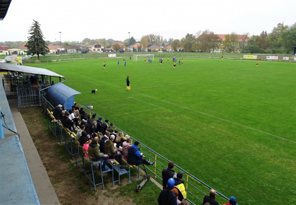 Futbalový štadión Hurbanovo - Hurbanovo