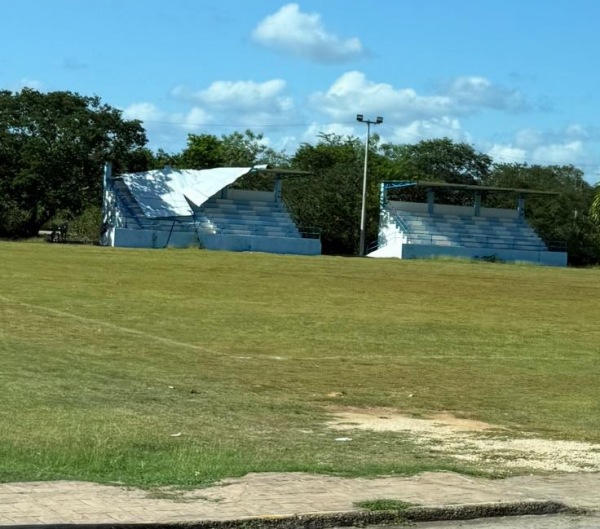 Campo de Futbol Benito Juarez - Pisté
