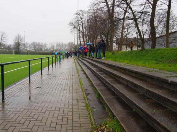 Wolfgang-Hoffmann-Sportplatz - Oberhausen/Rheinland-Klosterhardt