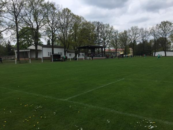 Sportanlage an der B156 - Tschernitz