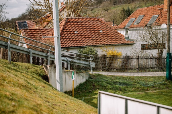 Sportplatz am Erlbach - Kraftsdorf