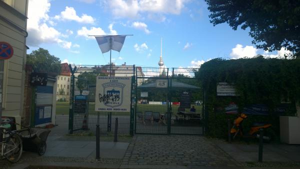 Sportplatz Auguststraße - Berlin-Mitte