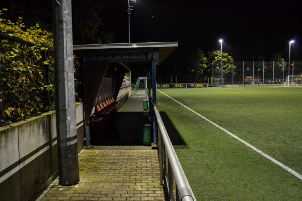 Bezirkssportanlage Pariser Straße - Düsseldorf-Heerdt