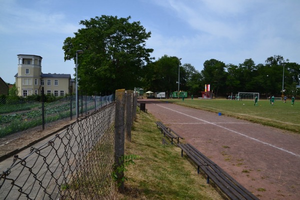 Sportplatz Am Park - Wolmirsleben