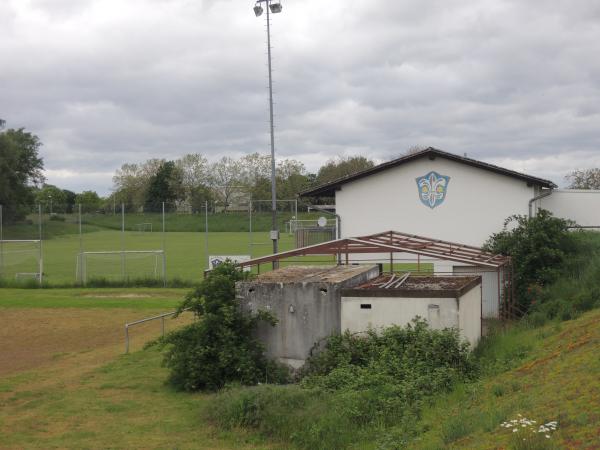 Sportplatz zum Rheinfeld 2 - Riedstadt-Erfelden