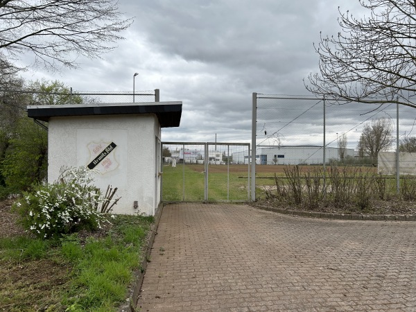 Sportplatz Unter der Bahn - Mülheim-Kärlich-Urmitz Bahnhof