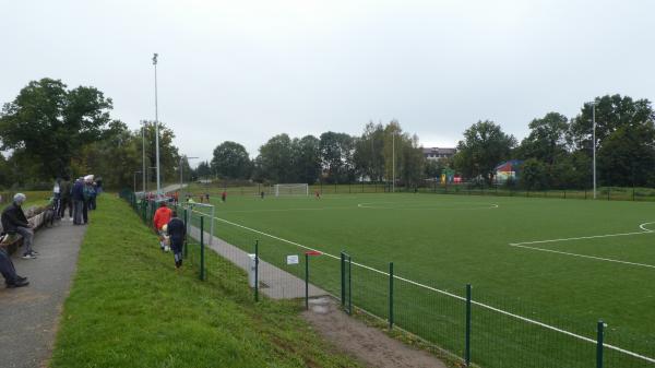 Stadion MOSiR w Lubaniu obok - Lubań