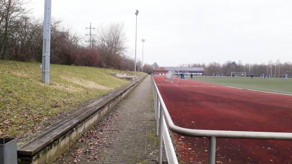 Sportplatz im Zentrum - Linden/Hessen-Leihgestern