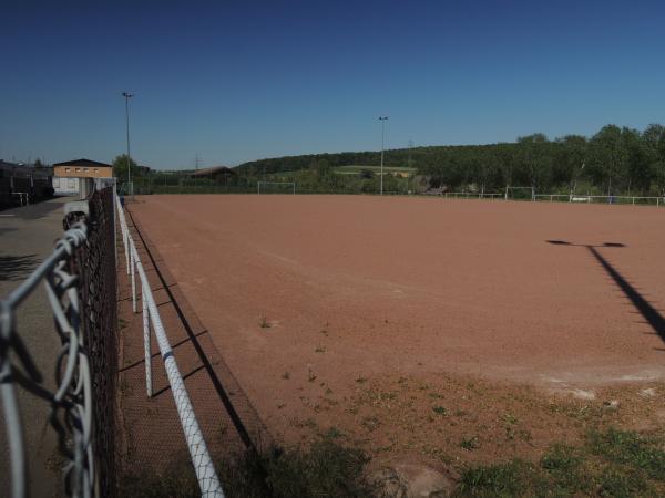 Sportplatz Am alten Weinberg - Wiesbaden-Breckenheim