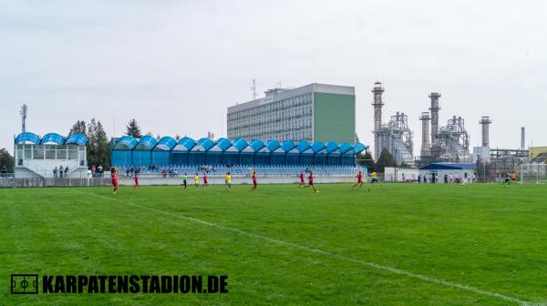 Stadionul Chimia - Brazii de Sus