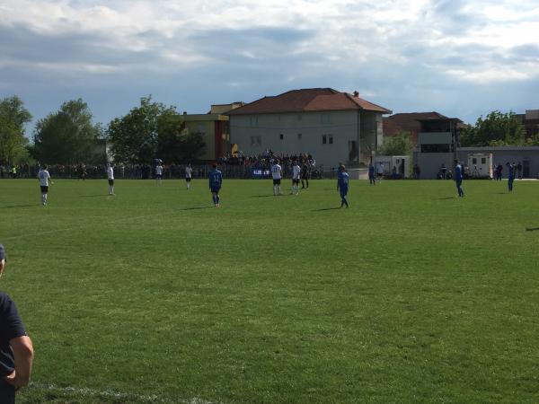 Stadiumi Demush Mavraj - Istok