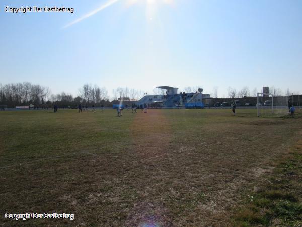 Stadiumi Tofik Jashari - Shijak