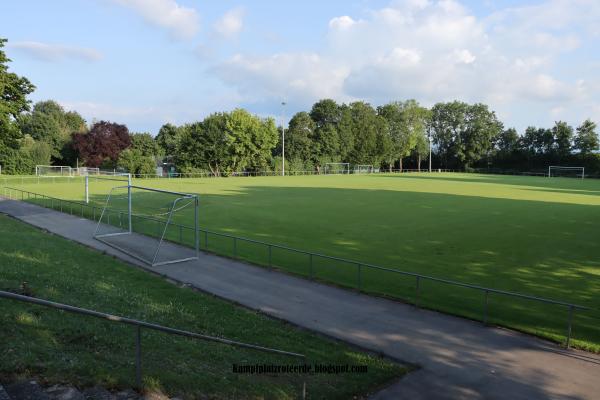 Stadion Fuchsgrube Nebenplatz 1 - Köngen